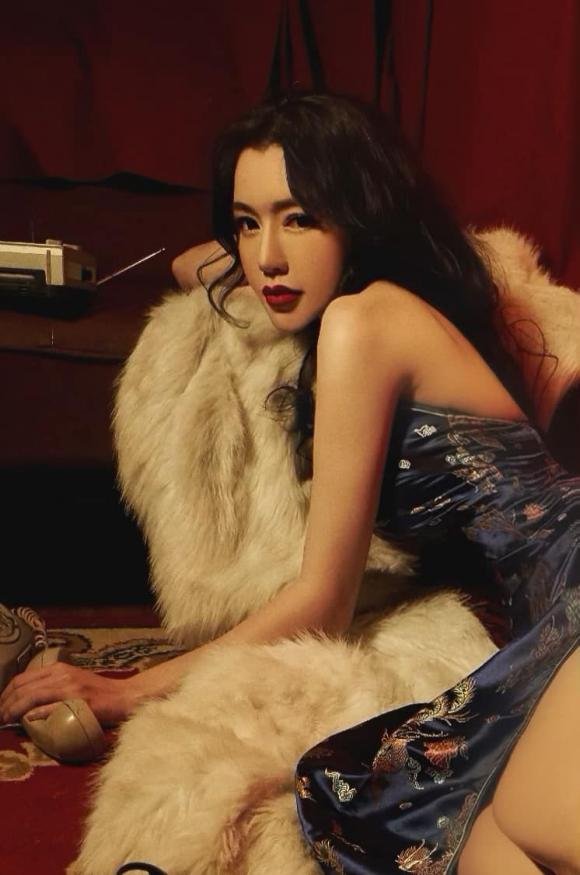 Elly Trần khoe nét đài các hút mắt với sườn xám-9