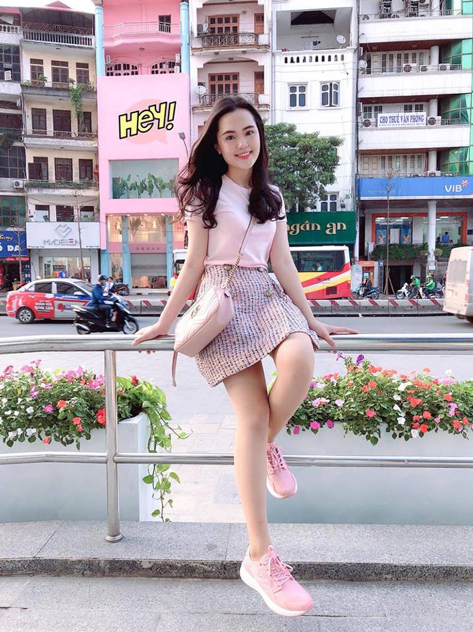 Duy Mạnh thật may mắn khi có cô bạn gái xinh đẹp, tài năng thế này!-10