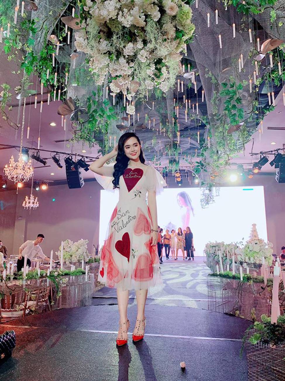 Duy Mạnh thật may mắn khi có cô bạn gái xinh đẹp, tài năng thế này!-3