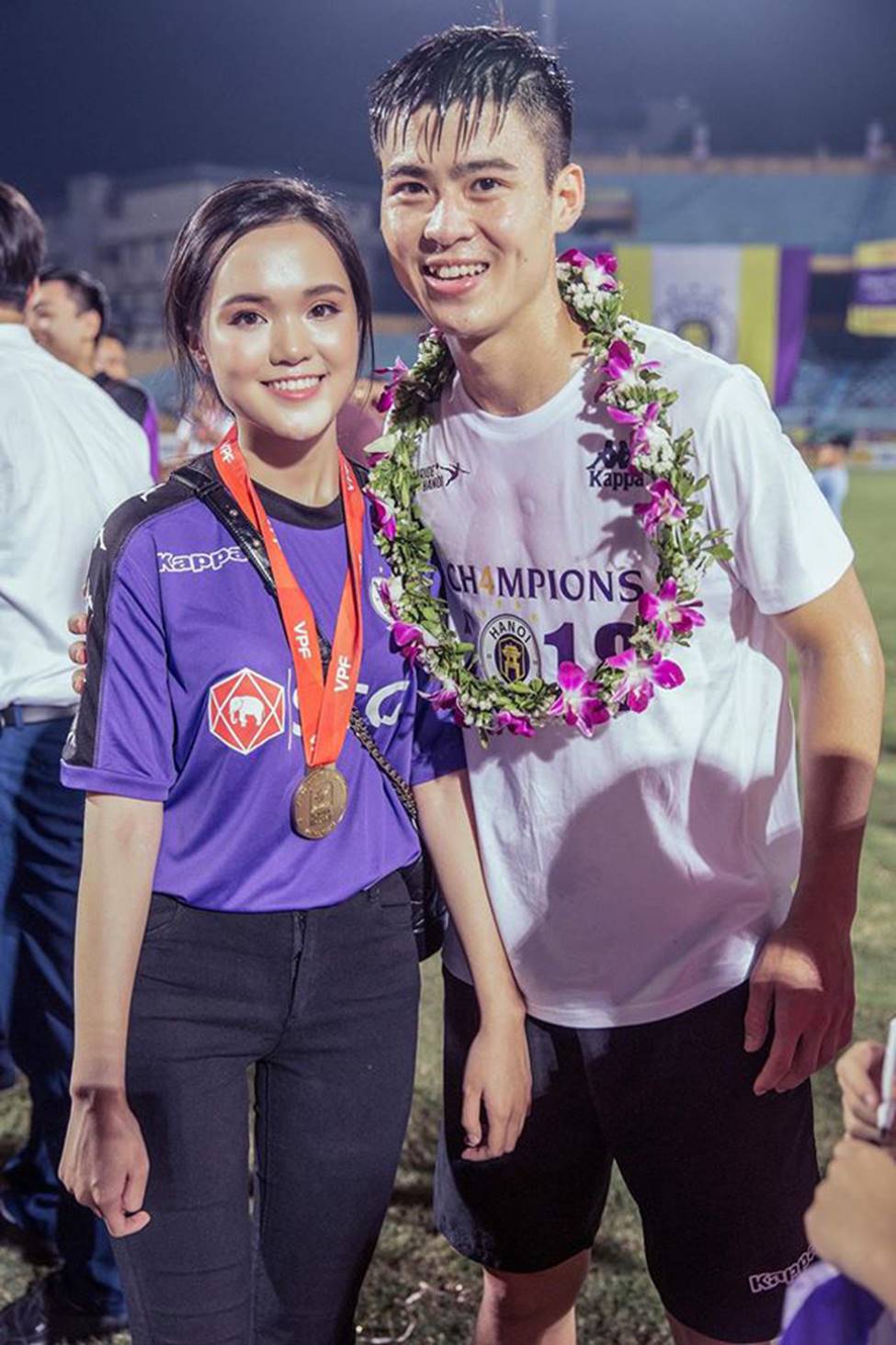 Duy Mạnh thật may mắn khi có cô bạn gái xinh đẹp, tài năng thế này!-8