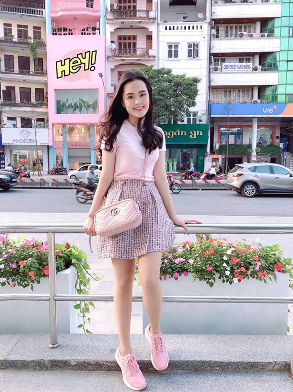 Duy Mạnh thật may mắn khi có cô bạn gái xinh đẹp, tài năng thế này!-9