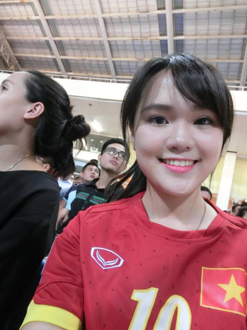 Duy Mạnh thật may mắn khi có cô bạn gái xinh đẹp, tài năng thế này!-18