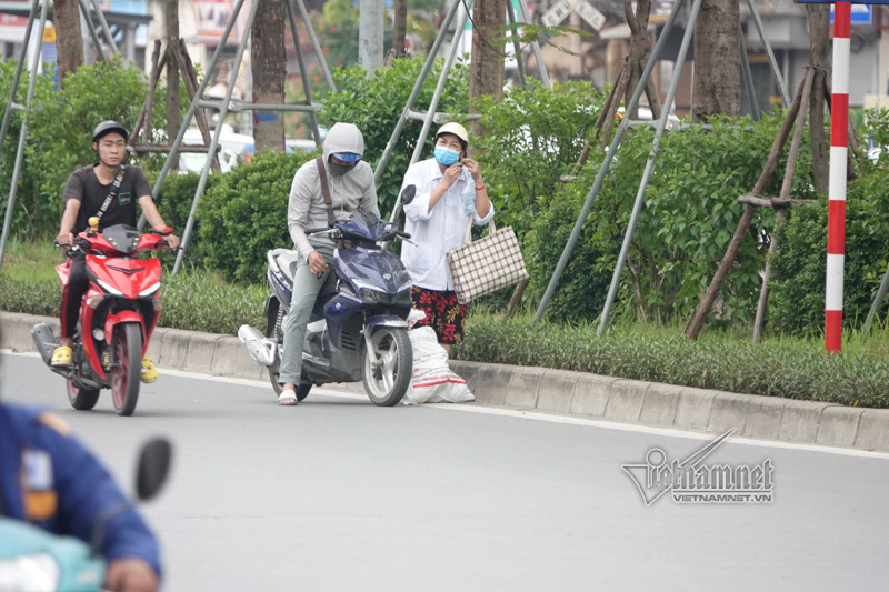 Vội vã quặt xe chạy trốn cảnh sát 141, cô gái nổi nhất phố Hà Nội-12