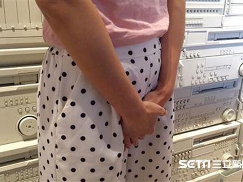 Xuất hiện u nhú màu hồng tươi trên trán, chàng trai nhổ mãi vẫn mọc lại, đi khám mới biết đó là dấu hiệu của bệnh thường gặp ở vùng kín-6