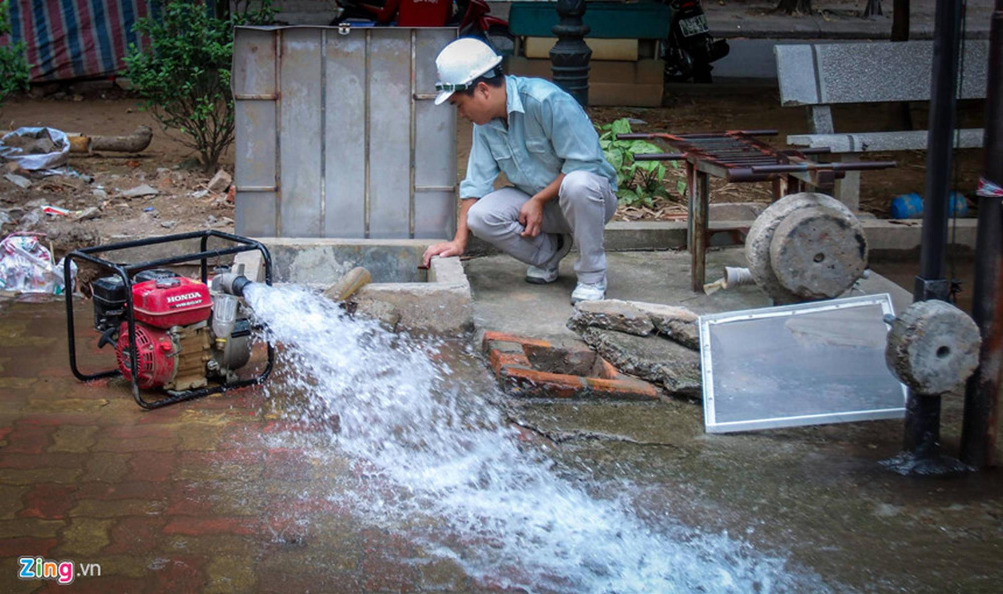 Cuộc sống người Hà Nội đảo lộn trong cơn khủng hoảng nước-36