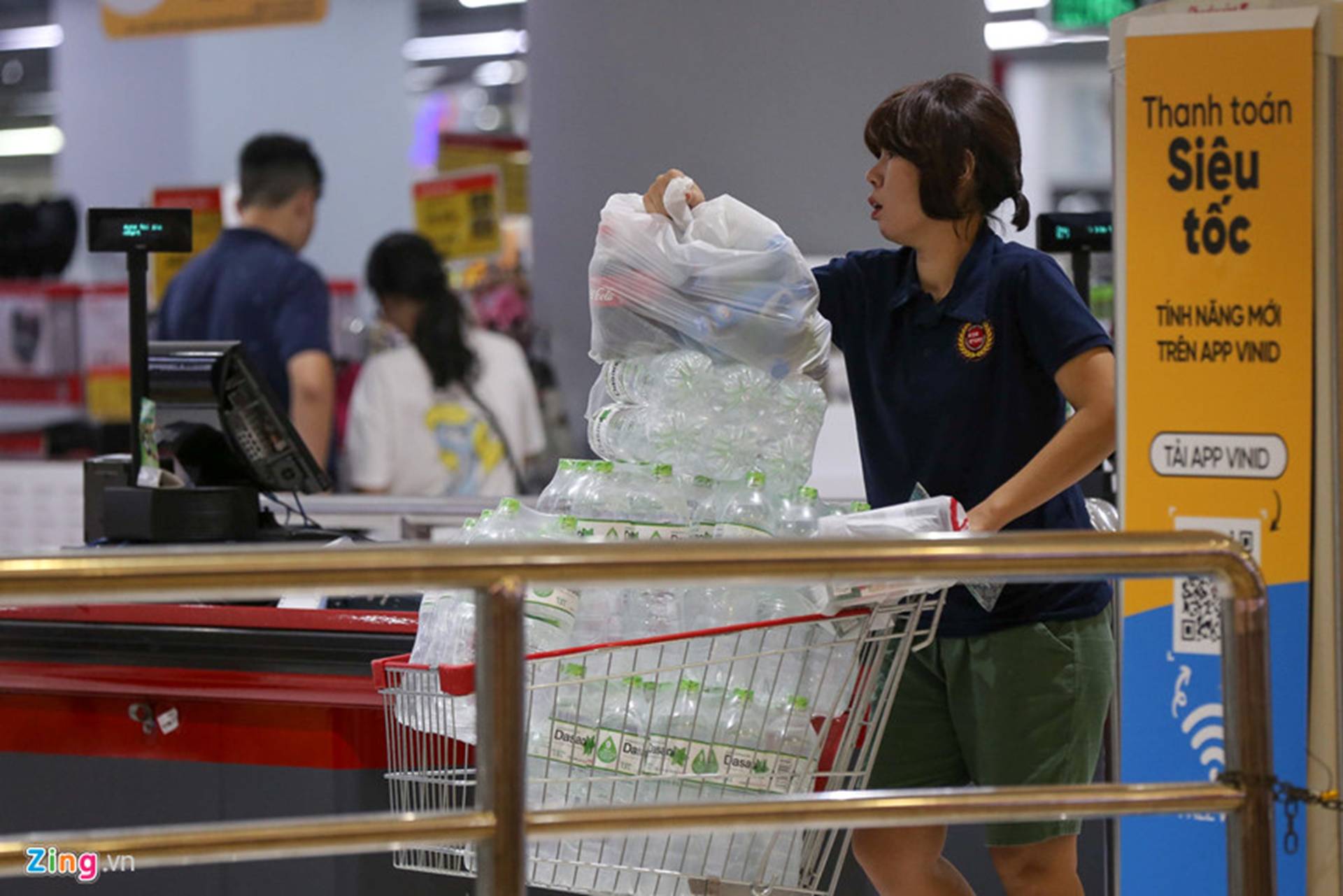 Cuộc sống người Hà Nội đảo lộn trong cơn khủng hoảng nước-38