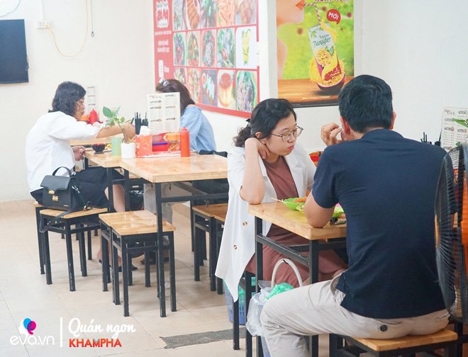 Bỏ nghề y đi bán nộm, bánh bột lọc ở Thành Công, mẹ 9X doanh thu 300 triệu mỗi tháng-12