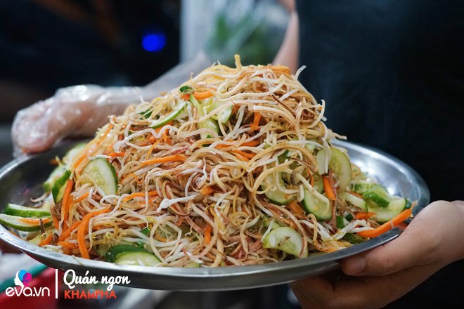 Bỏ nghề y đi bán nộm, bánh bột lọc ở Thành Công, mẹ 9X doanh thu 300 triệu mỗi tháng-5