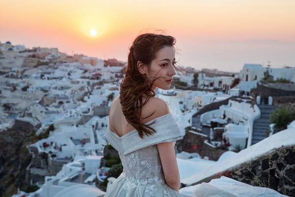 Nhan sắc tuyệt mỹ của Địch Lệ Nhiệt Ba khi trở thành cô dâu vạn người mê-8