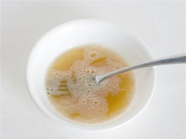 Mỗi sáng chải đầu rụng hàng nắm tóc, mua bia về gội tóc hết rụng, gàu cũng biến mất luôn-4