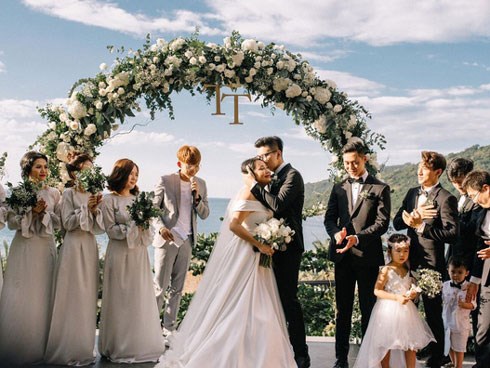 Sinh 3 đứa con, ở bên nhau 10 năm không có đám cưới, nhưng sau khi mặc váy cô dâu hơn 1 năm nhà văn Gào đã chính thức tuyên bố đường ai nấy đi