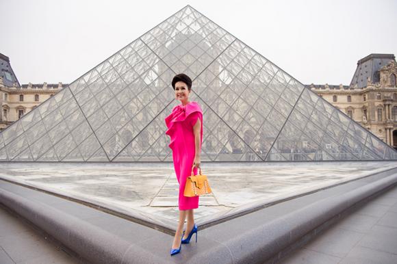 Mặc những gam màu chói sáng khó nhằn, Diễm My vẫn ghi điểm nhờ cách phối hợp thời thượng, tinh tế-6