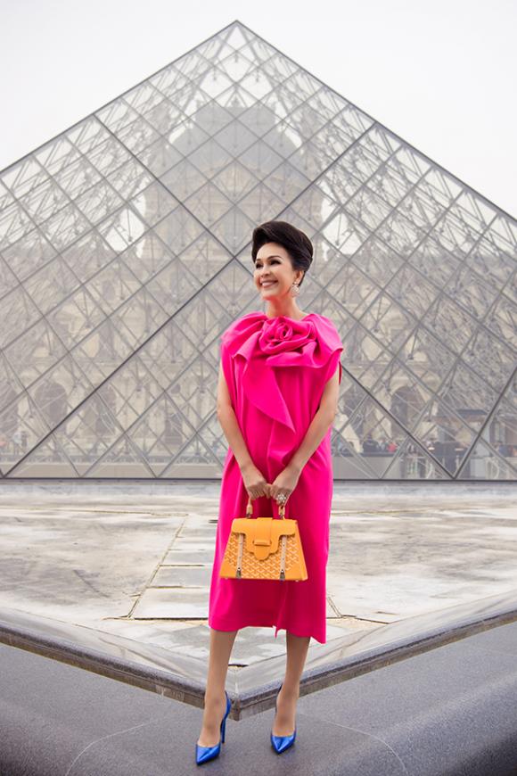 Mặc những gam màu chói sáng khó nhằn, Diễm My vẫn ghi điểm nhờ cách phối hợp thời thượng, tinh tế-8