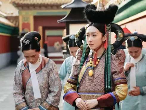 Hỏi con gái 8 tuổi lớn lên muốn làm gì, câu trả lời gây sốc cùng khuôn mặt khóc lóc nức nở của cô bé khiến mẹ cười lăn lộn-3