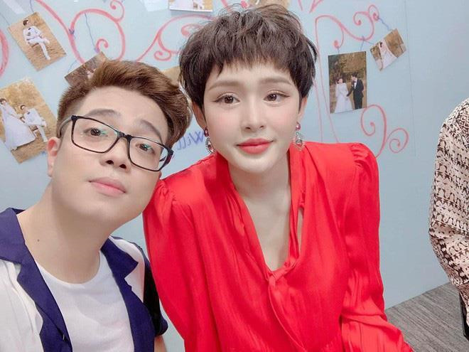 Mẹ Bùi Anh Tuấn nói gì về tin con trai sắp cưới Văn Mai Hương?-2