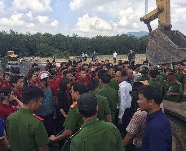 Hé lộ tin nhắn Nguyễn Thái Luyện chỉ đạo nhân viên gây rối, đập phá xe đoàn cưỡng chế: Nước cờ sai dẫn đến ngày tàn của Alibaba-1