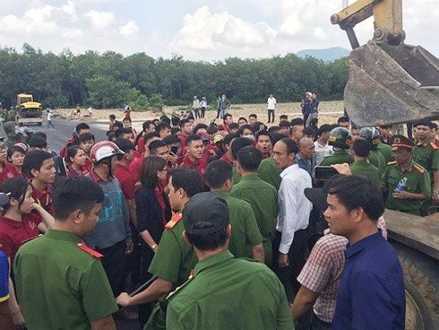 Hé lộ tin nhắn Nguyễn Thái Luyện chỉ đạo nhân viên gây rối, đập phá xe đoàn cưỡng chế: Nước cờ sai dẫn đến ngày tàn của Alibaba