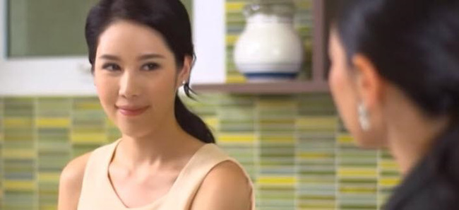 Màn đánh ghen chẳng giống ai: Vợ đến tận nhà nhân tình của chồng ngủ chung giường, ăn chung bát và cái kết lạ lùng-2