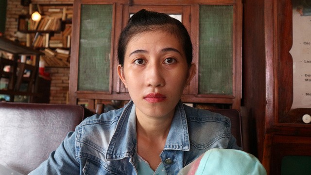 Tình cảnh khốn cùng của người vợ đang ngủ với chồng thì liên tục bị gọi đi khách-1