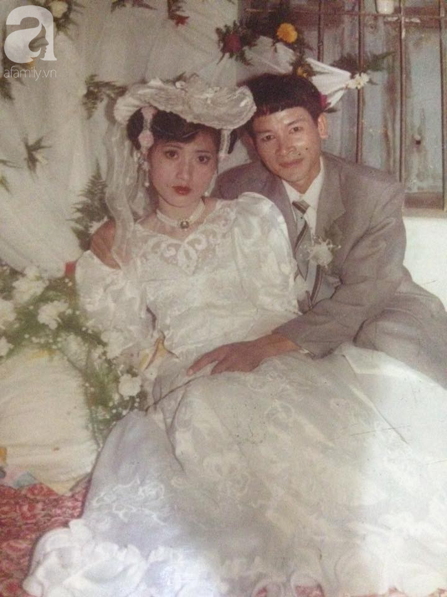 Chuyện tình bất ngờ của cô Hoa khôi Hải Dương đẹp nức tiếng và tấm ảnh cưới 29 năm trước cũng chứa đựng cả câu chuyện dài-1