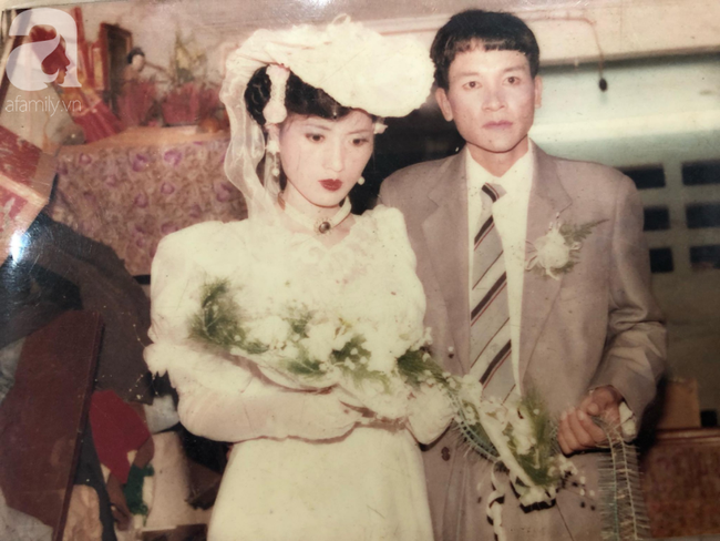 Chuyện tình bất ngờ của cô Hoa khôi Hải Dương đẹp nức tiếng và tấm ảnh cưới 29 năm trước cũng chứa đựng cả câu chuyện dài-2