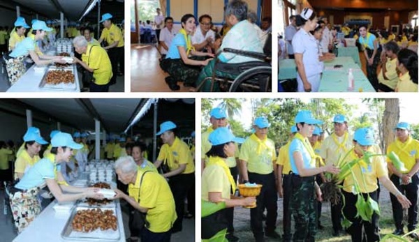 Hoàng hậu Thái Lan xuất hiện tình cảm bên chồng trong khi Hoàng quý phi lẻ loi một mình, đeo tạp dề nấu ăn từ thiện-2