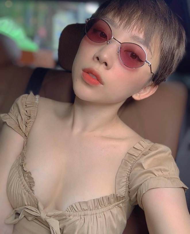 Tóc Tiên và BST mắt kính hàng hiệu khủng không ai sánh bằng tại Vbiz-7