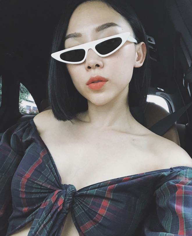 Tóc Tiên và BST mắt kính hàng hiệu khủng không ai sánh bằng tại Vbiz-8