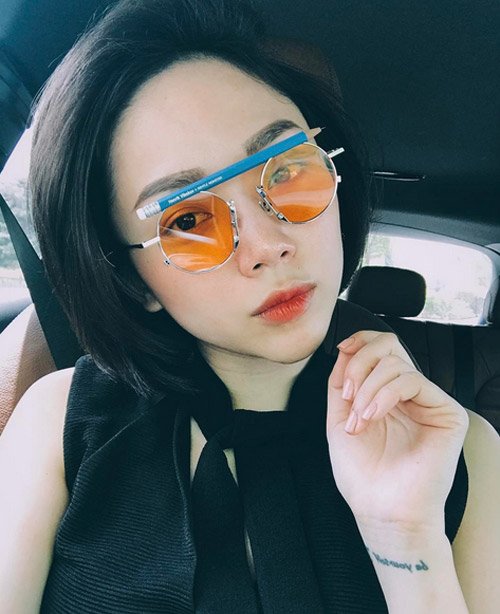 Tóc Tiên và BST mắt kính hàng hiệu khủng không ai sánh bằng tại Vbiz-9