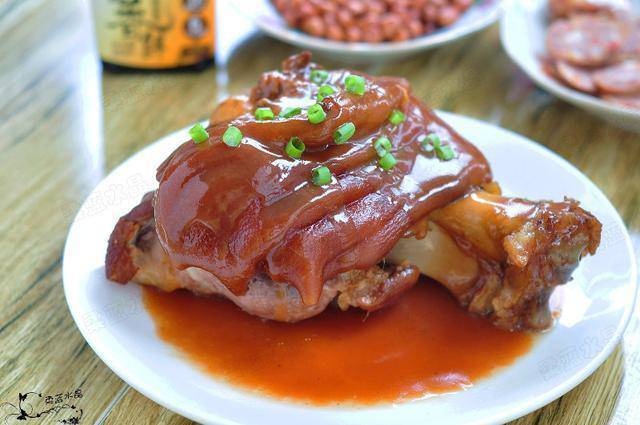 Sắp lạnh, học ngay 3 mẹo này để có món chân giò om mềm thơm người yếu răng cũng thích-4