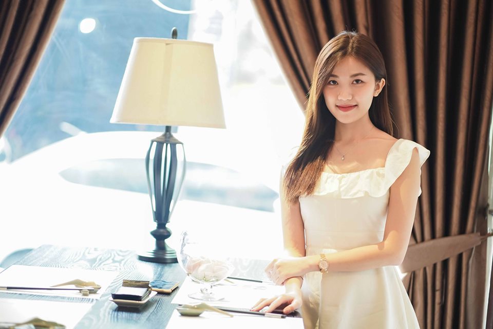 Nhan sắc thật của Trà tiểu tam, nhân vật bị ghét nhất Hoa hồng trên ngực trái-7