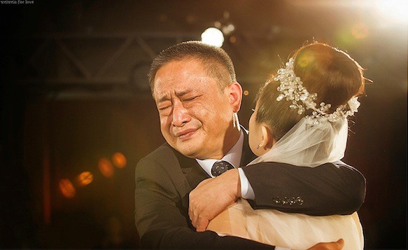 Bức thư chạm đáy trái tim của ông bố gửi con gái ngày đi lấy chồng: Cuộc đời chẳng có ai được sống ngon ngọt như những quả táo tàu...-3