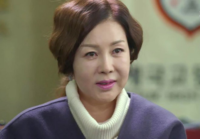 Mẹ chồng chê nhà thông gia nghèo khó, bẩn thỉu” nên không đồng ý cho con dâu về ở cữ, bực mình mẹ tôi nói vài câu khiến bà tức đỏ mặt-1