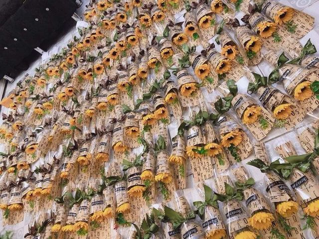 Bán hoa tự gấp lãi 30 triệu đồng mùa kinh doanh 20/10-5