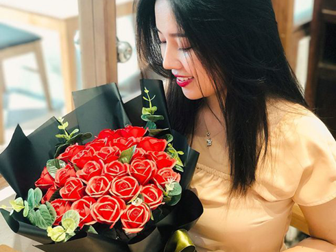 Đây là 9 bình/lẵng hoa đắt khủng khiếp trong ngày 20/10 mà nhiều chị em đã được tặng-10