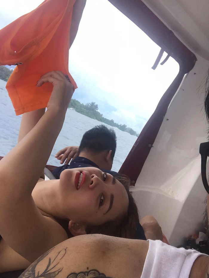 Bị ‘dìm hàng’ vẫn xinh đẹp, Tóc Tiên tiếp tục bị hội bạn thân tung loạt ảnh ‘không đỡ nổi’-5