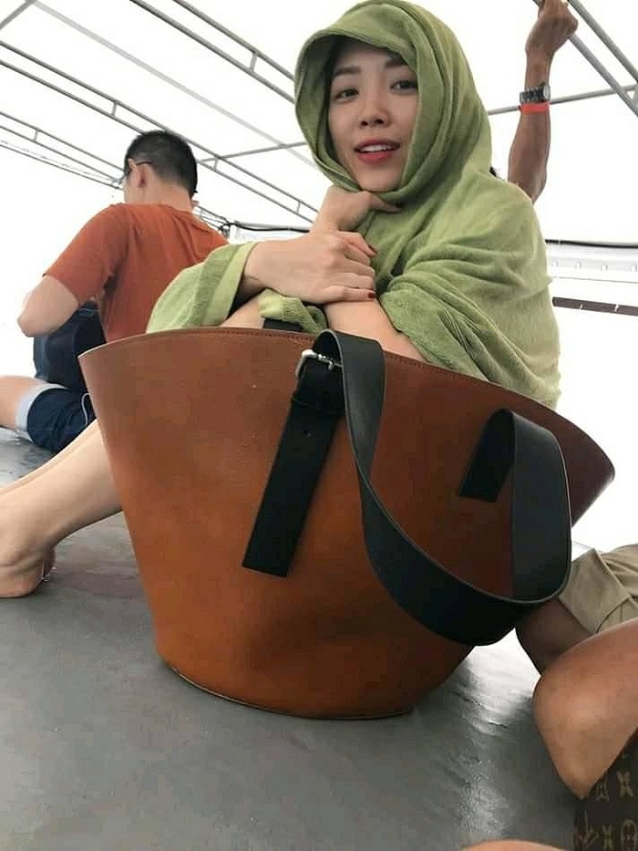 Bị ‘dìm hàng’ vẫn xinh đẹp, Tóc Tiên tiếp tục bị hội bạn thân tung loạt ảnh ‘không đỡ nổi’-4