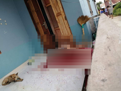 Vụ 39 thi thể trong container: Xác người nằm chồng chất lên nhau, dấu tay đẫm máu cho thấy nạn nhân kêu cứu nhưng bất thành-6