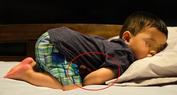 Phát hiện trẻ mầm non thủ dâm do tay rung lên” khi nằm tư thế lạ, cách xử lý của cô giáo rất phù hợp với lời khuyên của bác sĩ-1