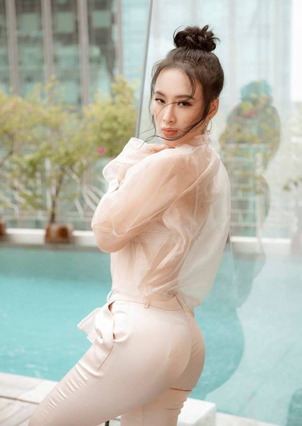 Loạt mỹ nữ showbiz Việt mặc gì phô đường cong thần thánh?-7