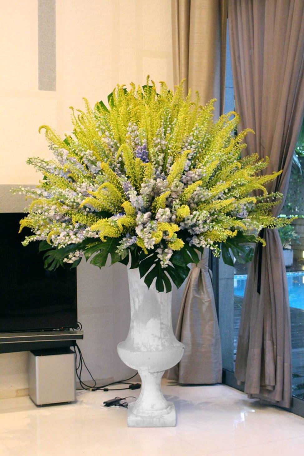 Đây là 9 bình/lẵng hoa đắt khủng khiếp trong ngày 20/10 mà nhiều chị em đã được tặng-1