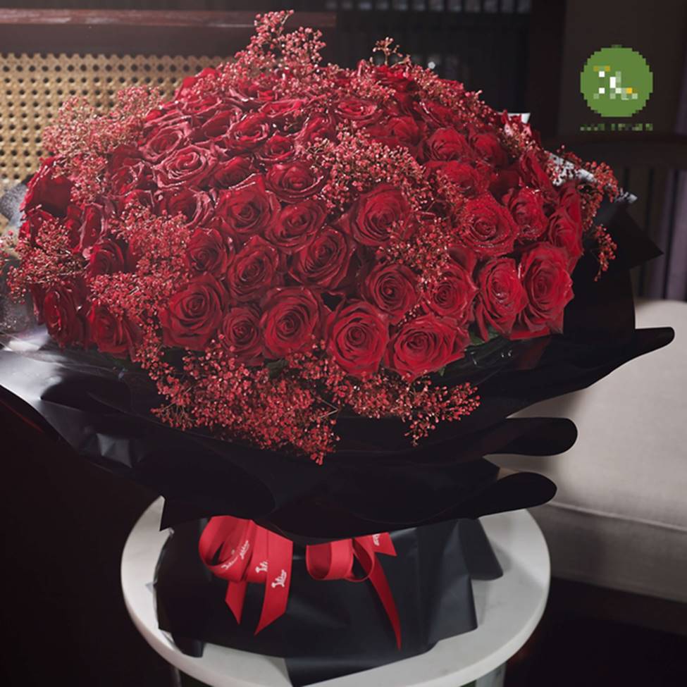 Đây là 9 bình/lẵng hoa đắt khủng khiếp trong ngày 20/10 mà nhiều chị em đã được tặng-7