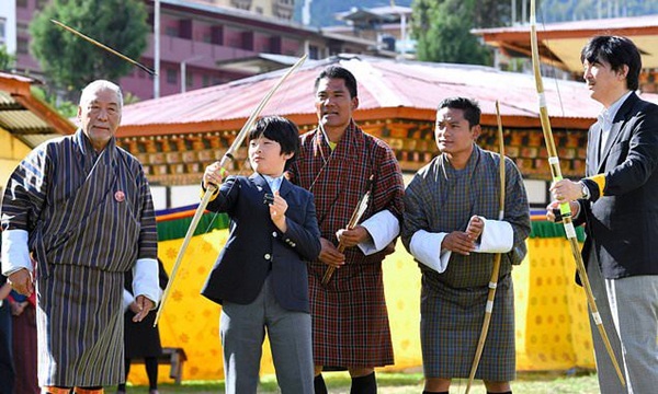 Áp lực khủng khiếp của Hoàng tử Nhật Bản 13 tuổi gánh trên vai tương lai hoàng gia lâu đời nhất thế giới-1