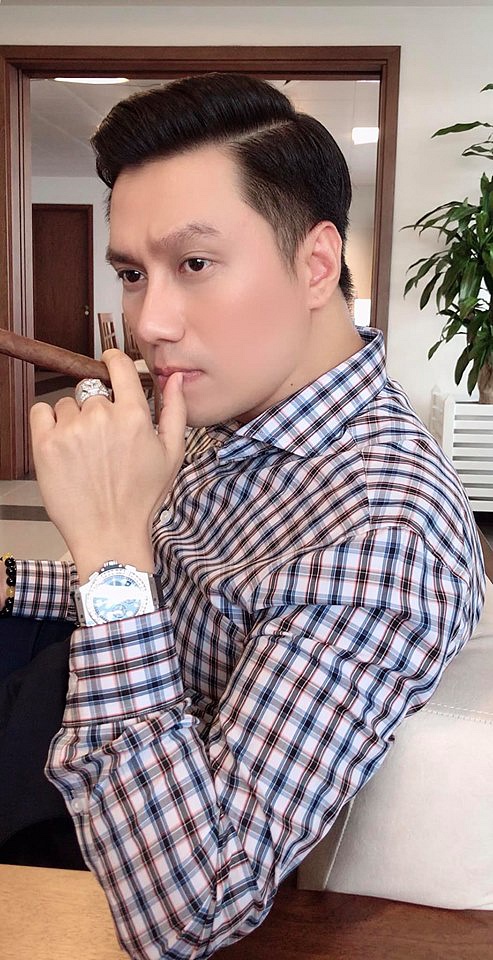Chụp ảnh camera thường khi hội ngộ cùng Bình Minh, Việt Anh lộ nhiều nếp nhăn ở đuôi mắt-6