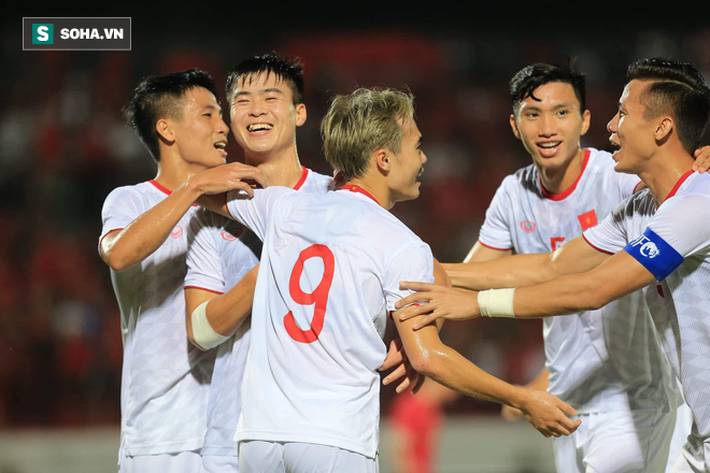 Thầy trò HLV Park Hang-seo đã hay quá rồi, liệu có cần phải cố đấm ăn xôi?-4