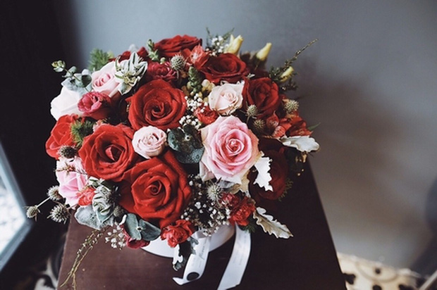 Hỏi: Cùng một bó hoa, người quen bán 850k, người lạ bán 750k, người thân bán 830k, mua của ai? Câu trả lời của cậu sinh viên nghèo khiến nhà tuyển dụng lập tức mời đi làm-1