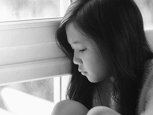 “Kiếp sau con không muốn làm con của mẹ nữa” - dòng nhật ký xót xa của một bé gái và câu chuyện buồn đằng sau