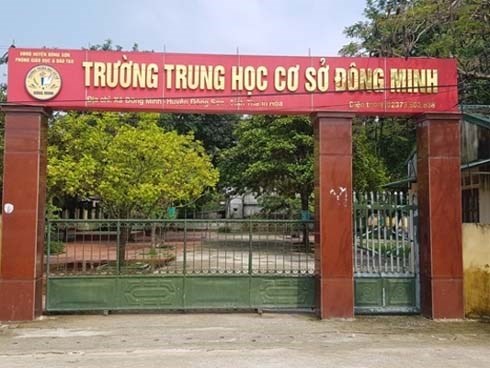 Phụ huynh phải đóng tiền... hỗ trợ xăng xe cho giáo viên