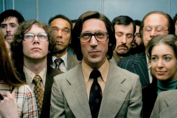 Gửi những cô nàng ồn ào trong thang máy: Miệng chưa thơm thì ít nói và khẽ khàng thôi!-2