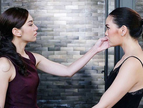 Nắm trong tay bằng chứng chồng và bạn thân tằng tịu nhưng vợ lại im lặng đợi tới thời khắc quan trọng liền tung ra để thu về cả 